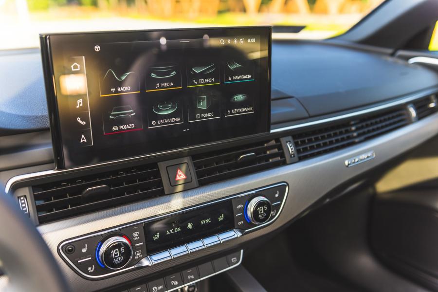 Детали интерьера Audi A4 40 TDI Quattro S-Line (B9) 2019 года  (WW) (фото 18 из 27)